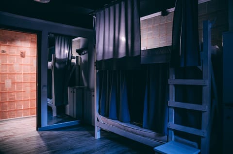 bunk bed