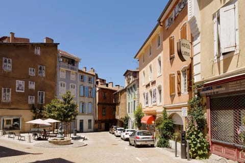 Property building, City view