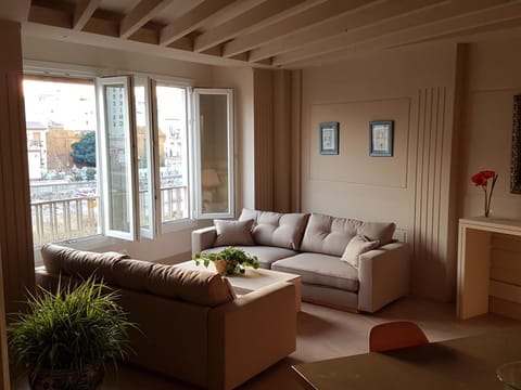 Balcony/Terrace, Lounge or bar