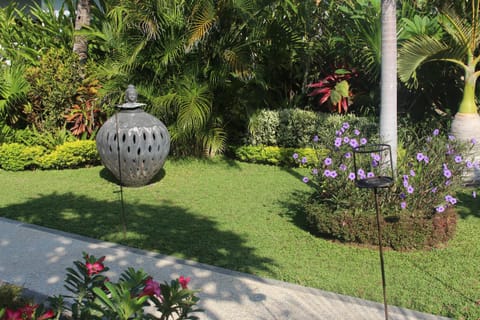 Kelapa Lovina Beach Villa Bed and Breakfast in Buleleng