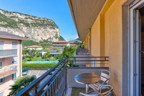 Balcony/Terrace, Mountain view
