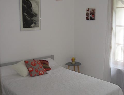 Joli T2 1er etage ancienne bergerie Apartment in La Seyne-sur-Mer