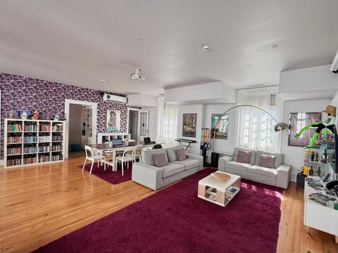 TV and multimedia, Living room, Lobby or reception, Photo of the whole room, Seating area, Dining area, air conditioner