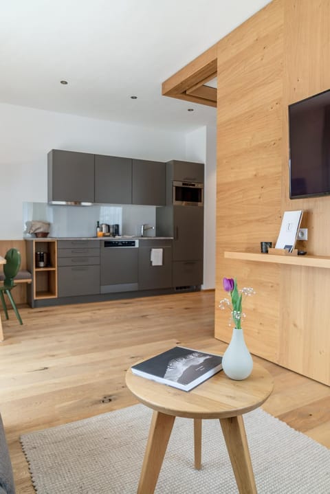 TV and multimedia, Kitchen or kitchenette