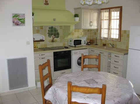 Joli T2 RDC ancienne bergerie Apartment in La Seyne-sur-Mer