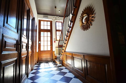 Facade/entrance, Decorative detail