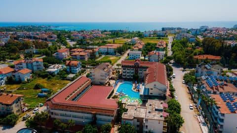 Property building, Day, Neighbourhood, Natural landscape, Bird's eye view, City view, Pool view, Sea view, Street view, Swimming pool, Location