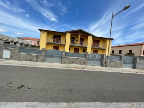 Property building, Neighbourhood, Street view