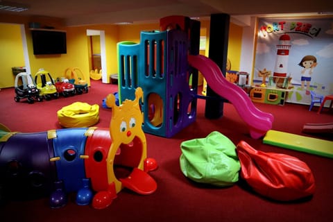 Communal lounge/ TV room, Kids's club