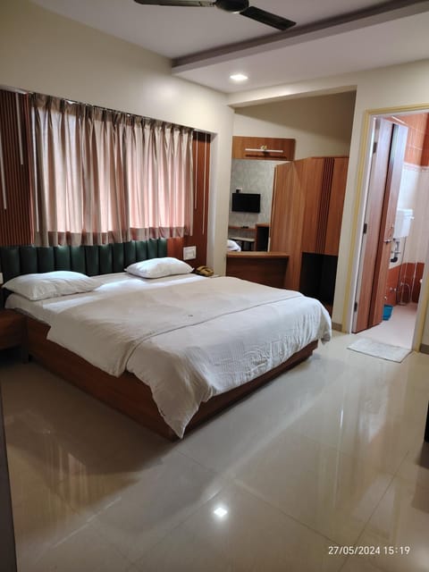 Bed, Photo of the whole room