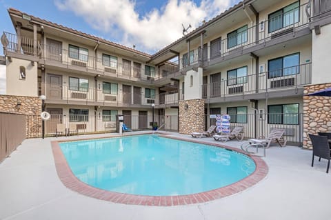 Balcony/Terrace, Swimming pool