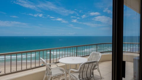 Balcony/Terrace, Pool view, Sea view, Street view