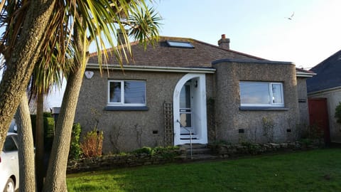 Facade/entrance, Garden