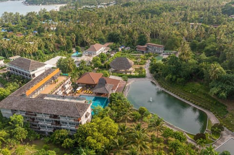 Property building, Pool view, Swimming pool