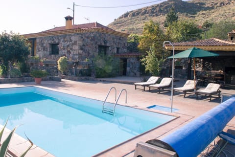 Property building, Mountain view, Swimming pool, sunbed