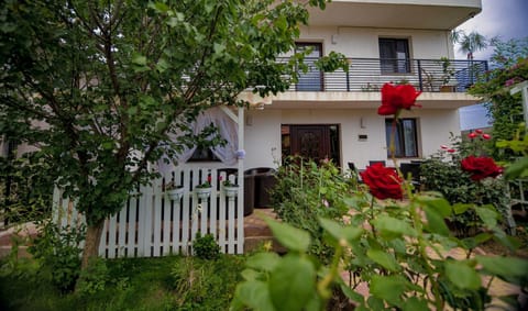 Property building, Garden, Garden