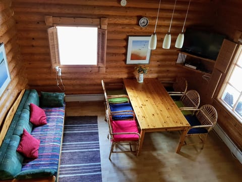 Bed, TV and multimedia, Living room, Photo of the whole room, Seating area, Dining area