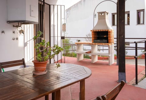 Patio, BBQ facilities