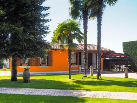 Orange House La Brigata Apartments House in Cavallino-Treporti