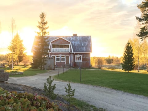 Facade/entrance, Spring, On site, Garden view, Sunset