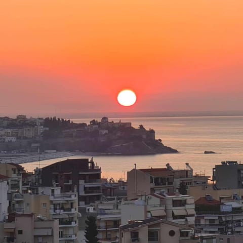 Natural landscape, View (from property/room), City view, Landmark view, Mountain view, Sea view, Sunrise