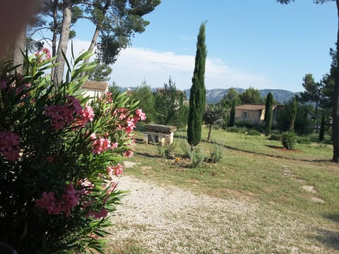 mas clair de lune Bed and Breakfast in Saint-Remy-de-Provence