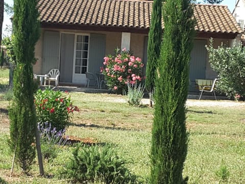 mas clair de lune Bed and Breakfast in Saint-Remy-de-Provence