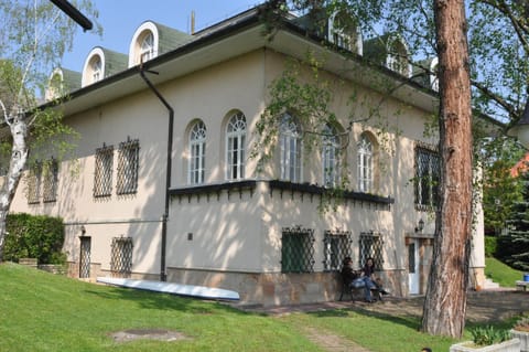 Property building, Spring