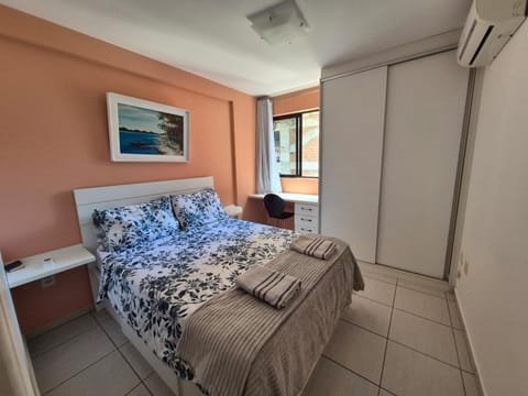Bedroom, Area and facilities, locker, towels, air conditioner