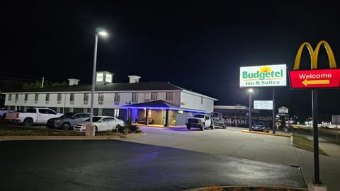 Budgetel inn & Suites Hotel in Ozark Mountains
