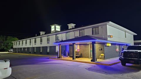 Budgetel inn & Suites Hotel in Ozark Mountains
