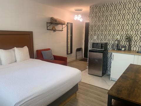 Kitchen or kitchenette, Bedroom