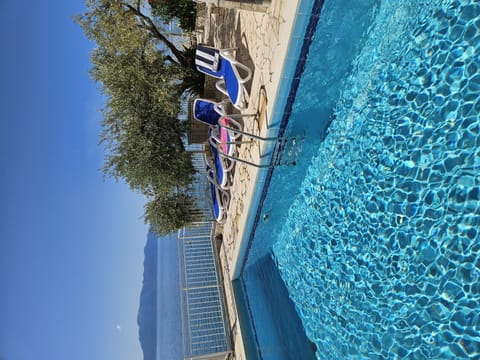 Swimming pool, Location, children, Family