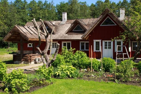 Property building, Facade/entrance, Garden