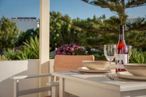 Patio, Natural landscape, Garden, Balcony/Terrace, Dining area