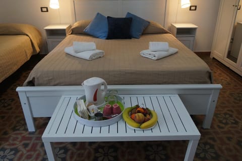 Food and drinks, Bedroom