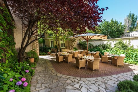 Patio, Garden