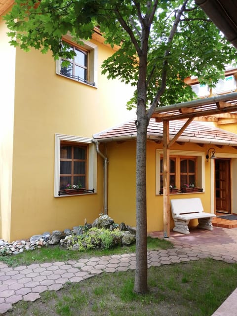 Property building, Garden, Garden view