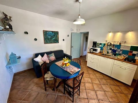 Domus Ars Home & Jacuzzi Bed and Breakfast in Massa Lubrense