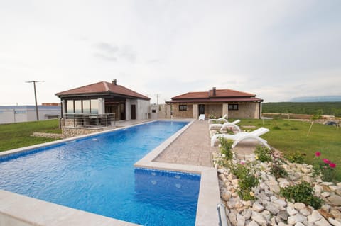 Patio, BBQ facilities, Garden, Sunset