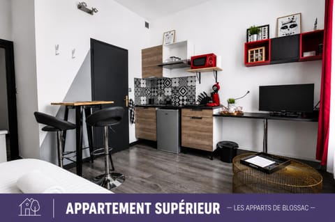 TV and multimedia, Kitchen or kitchenette, Dining area