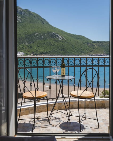 Balcony/Terrace, Landmark view, Mountain view, Sea view