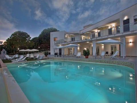 Patio, Swimming pool