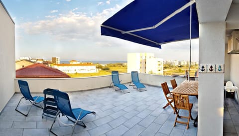 Balcony/Terrace, Sea view, Street view