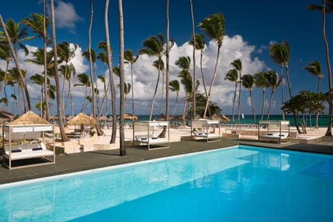 Bed, View (from property/room), Balcony/Terrace, Beach, Sea view, Swimming pool
