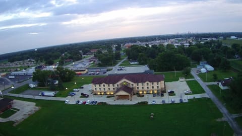 Countryview Inn & Suites Hotel in Indiana