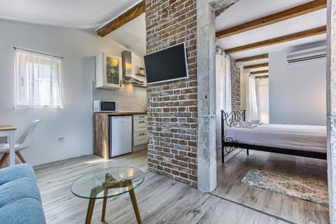 TV and multimedia, Kitchen or kitchenette, Living room, Photo of the whole room, bunk bed