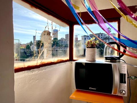 Coffee/tea facilities, Kitchen or kitchenette, minibar, oven, pet friendly, toaster