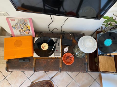 Day, Living room, Seating area, Time of day