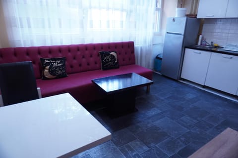 Kitchen or kitchenette, Kitchen or kitchenette, Seating area, kitchen